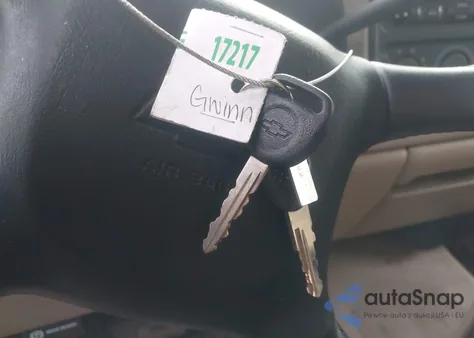 2001 Chevrolet Silverado 1500 Ls z USA, uszkodzony, nr VIN 2GCEC19V411334040